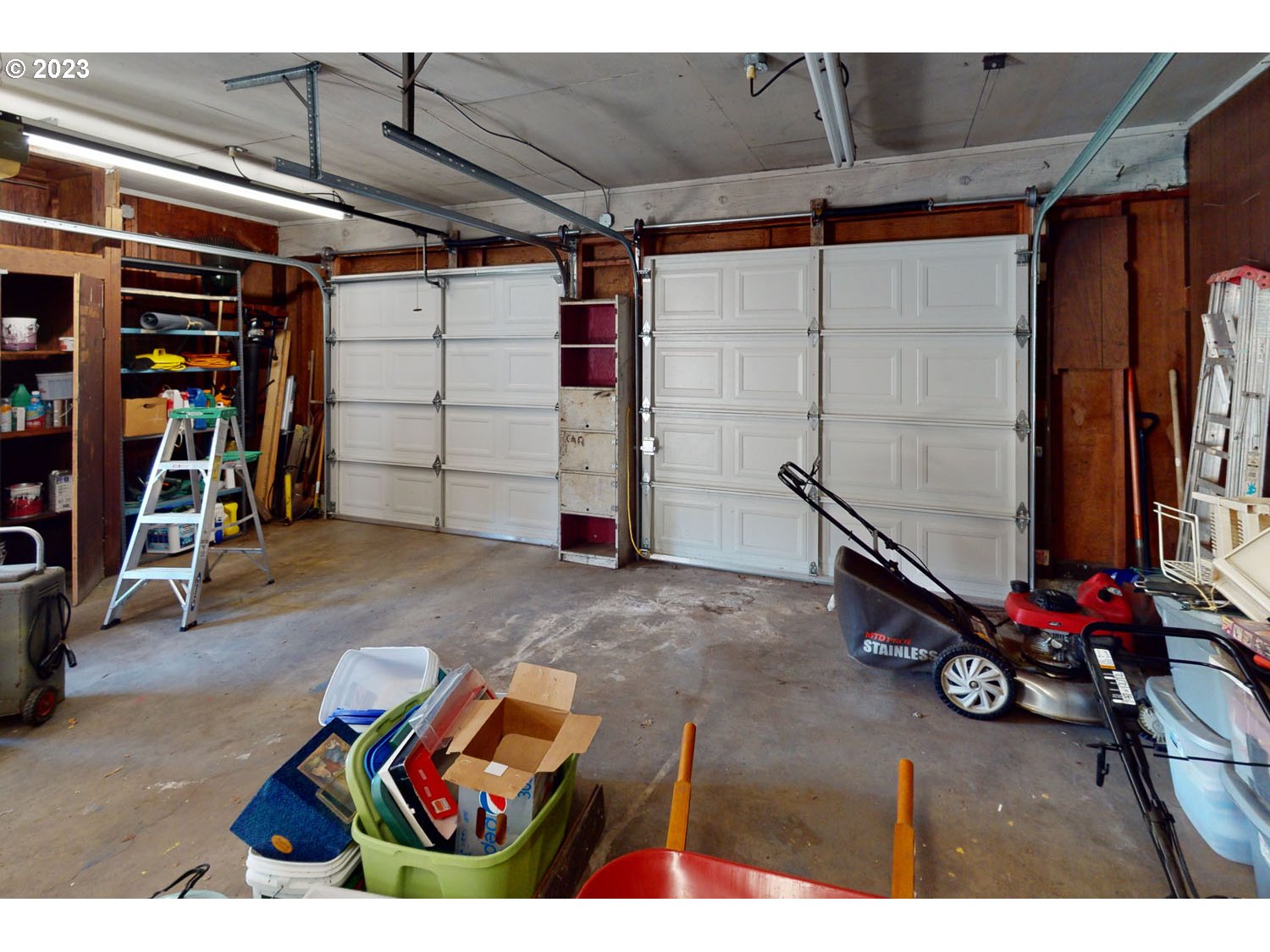 1155 Diamond Street Springfield, OR 97477 - Photo 33 of 34 a view of a room with gym equipment