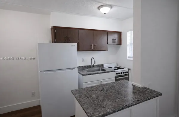 $1,600 | 1235 West 66th Street, Unit 5, Hialeah, FL 33012