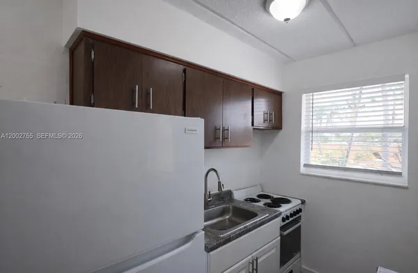$1,600 | 1235 West 66th Street, Unit 5, Hialeah, FL 33012