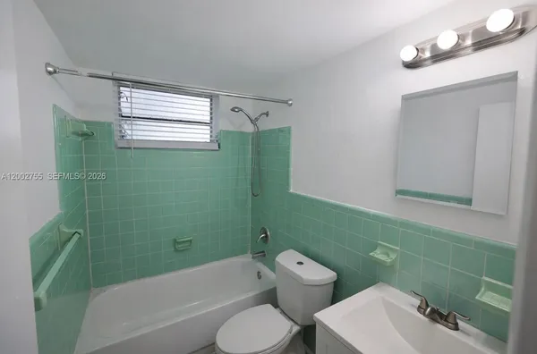 $1,600 | 1235 West 66th Street, Unit 5, Hialeah, FL 33012