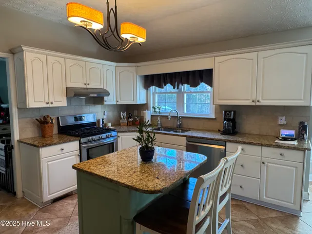 $398,600 | 408 7 Seas Drive, Havelock, NC 28532