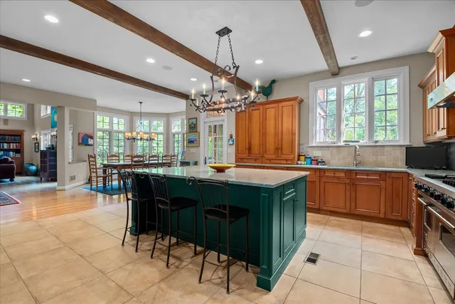 $1,595,000 | 1005 Hiawatha Lane, Riverwoods, IL 60015