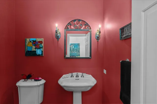 $1,595,000 | 1005 Hiawatha Lane, Riverwoods, IL 60015