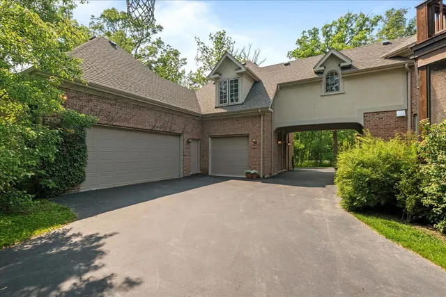 $1,595,000 | 1005 Hiawatha Lane, Riverwoods, IL 60015
