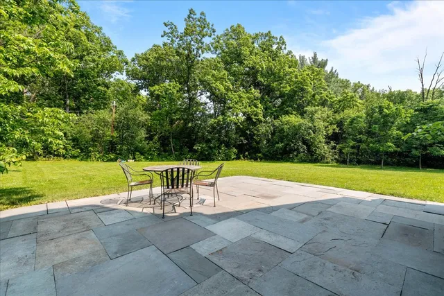 $1,595,000 | 1005 Hiawatha Lane, Riverwoods, IL 60015