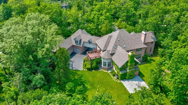 $1,595,000 | 1005 Hiawatha Lane, Riverwoods, IL 60015