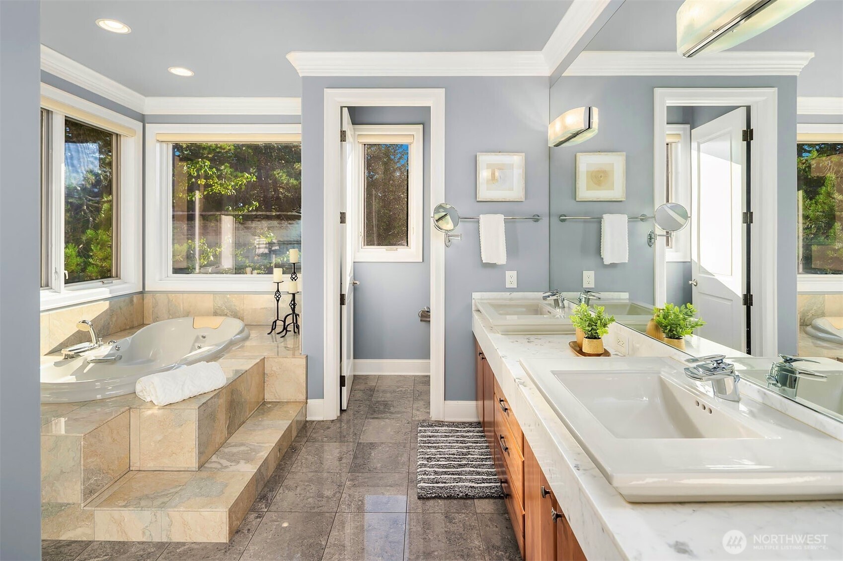 2 Crescent Key Bellevue, WA 98006 - Photo 21 of 38 a spacious bathroom with a tub sink and mirror