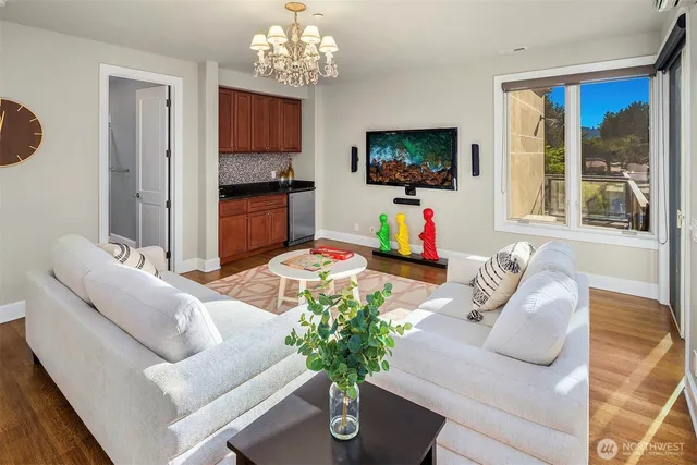 $7,700,000 | 2 Crescent Key, Bellevue, WA 98006