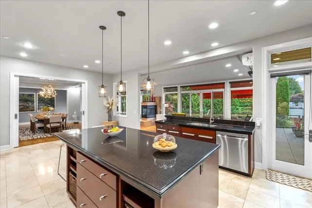 $7,700,000 | 2 Crescent Key, Bellevue, WA 98006