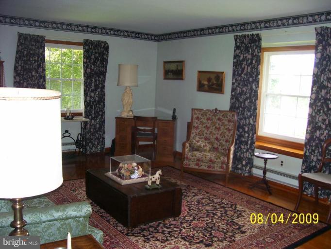 3802 Tupelo Road Finksburg, MD 21048 - Photo 8 of 27 Living Room