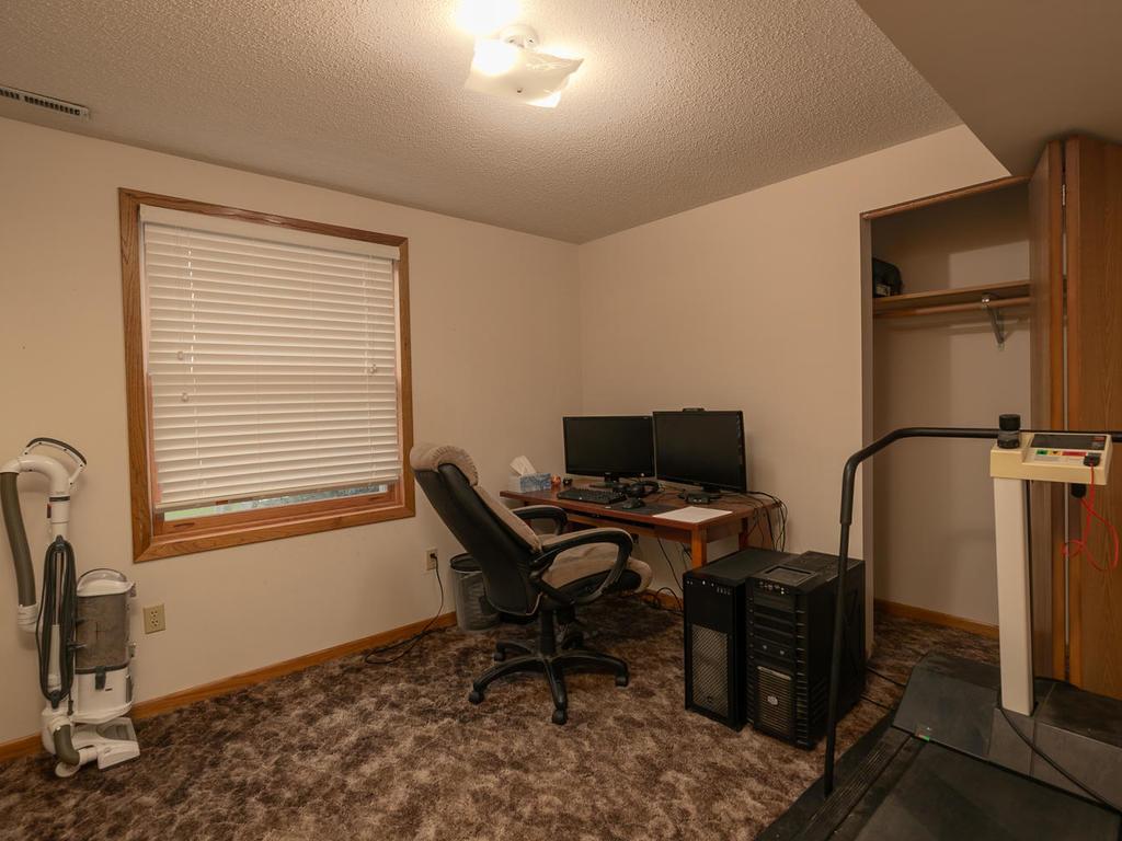 2005 50th Street Northwest Rochester, MN 55901 - Photo 11 of 35