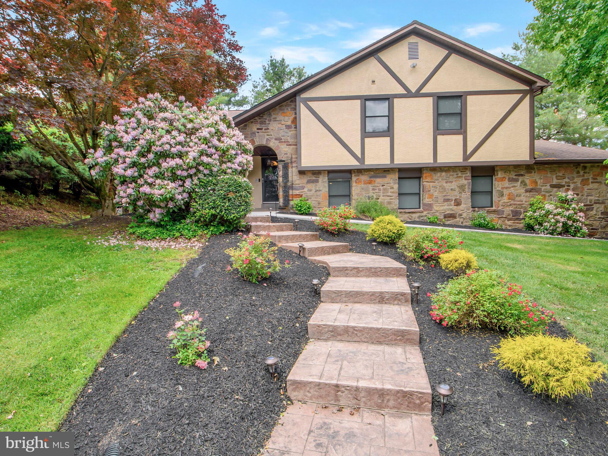 286 Betsy Road Huntingdon Valley, PA 19006 - Photo 1 of 33