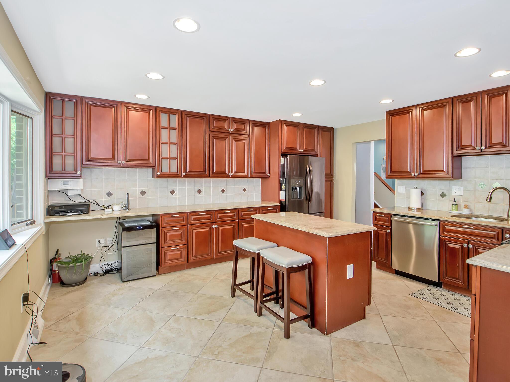 286 Betsy Road Huntingdon Valley, PA 19006 - Photo 11 of 33