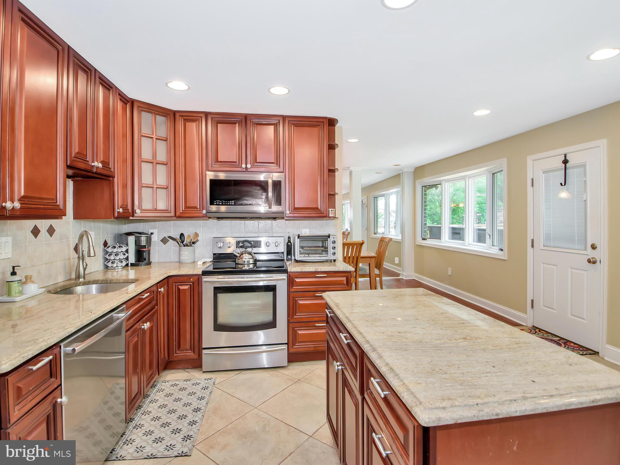 286 Betsy Road Huntingdon Valley, PA 19006 - Photo 12 of 33