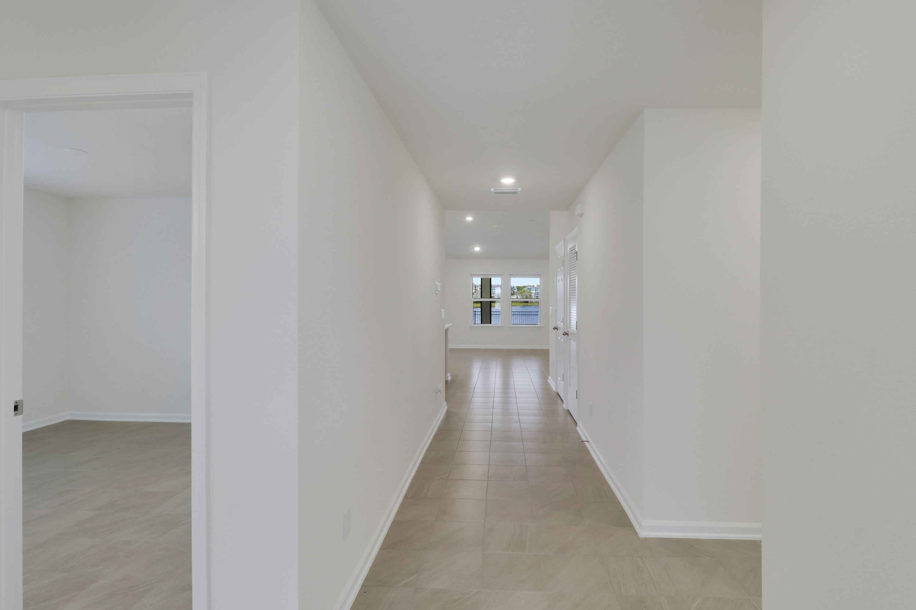 65 Signet Circle Flagler Beach, FL 32136 - Photo 9 of 21 Main Hallway