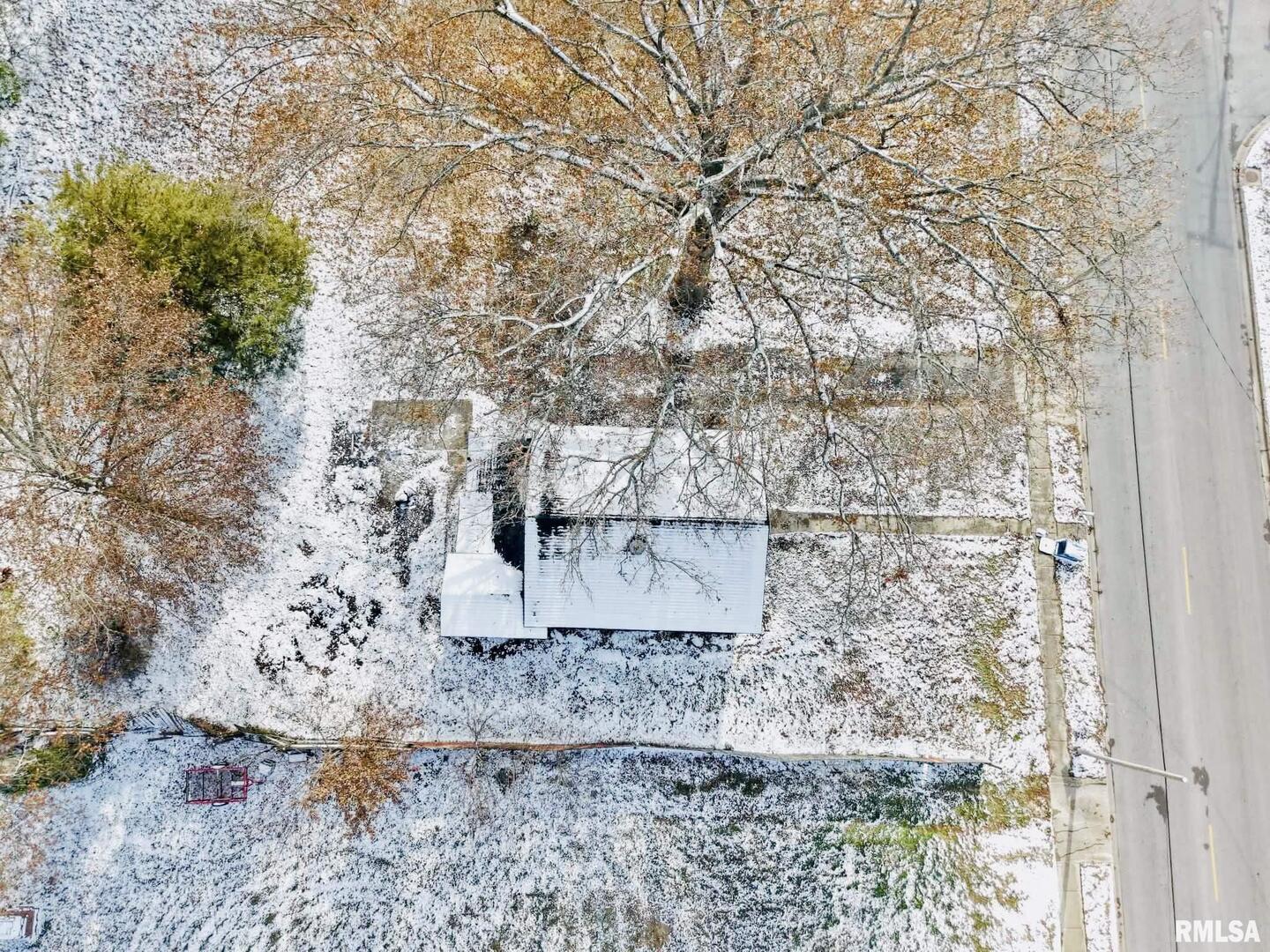 618 South McLeansboro Road Benton, IL 62812 - Photo 8 of 17 a view of a outdoor space