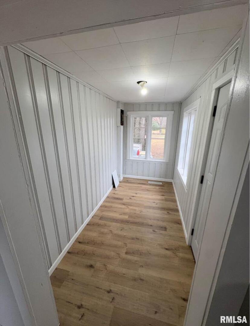 618 South McLeansboro Road Benton, IL 62812 - Photo 9 of 17 a view of a hallway