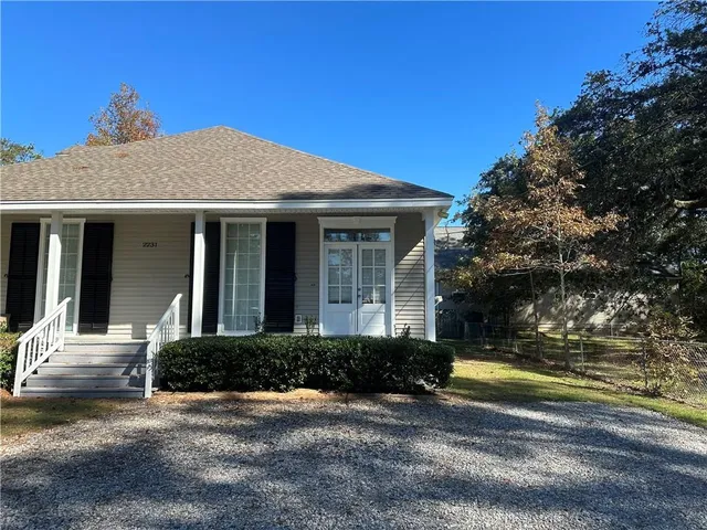 $1,800 | 2231 8th Street, Unit B, Mandeville, LA 70471