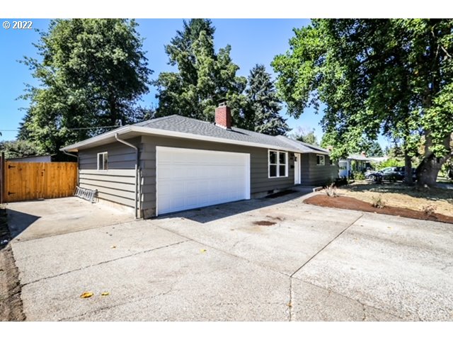 2884 Manor Drive Springfield, OR 97477 - Photo 1 of 17 a house view with a outdoor space
