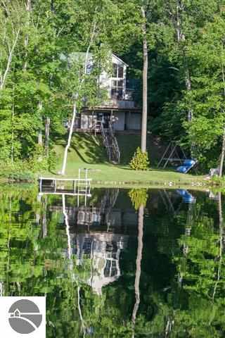 19500 Pleasantview Road Lake Ann, MI 49650 - Photo 3 of 16 1785407-2.JPG