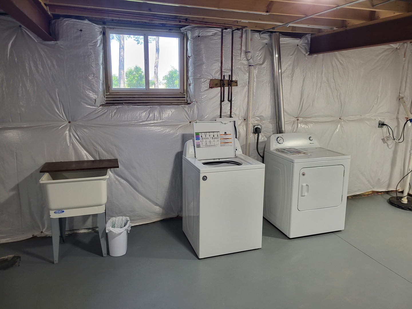 4509 Island Road Harvard, IL 60033 - Photo 24 of 40 a utility room with dryer and washer
