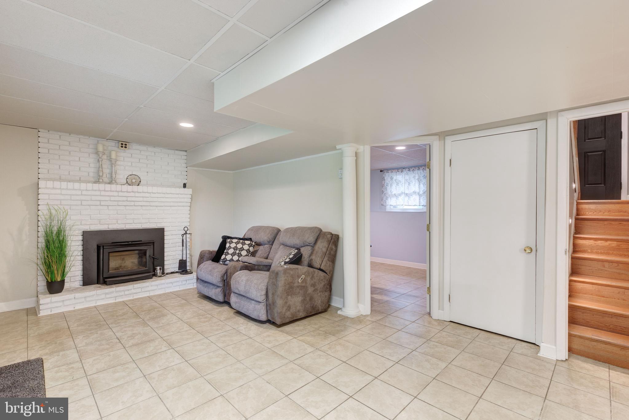 2631 Coon Club Road Westminster, MD 21157 - Photo 35 of 43 Family room