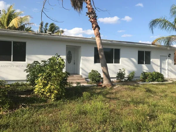 $3,400 | 3327 Sapphire Road, Lake Worth, FL 33462