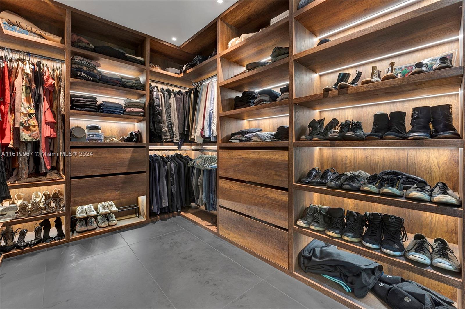 4800 Bay Point Road Miami, FL 33137 - Photo 36 of 74