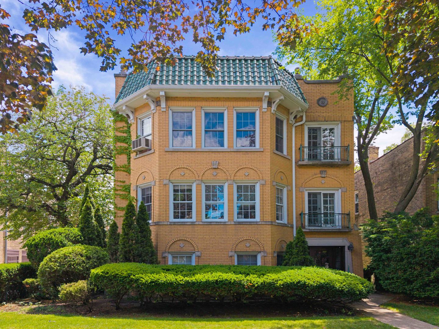 1016 Austin Street Evanston, IL 60202 - Photo 2 of 32