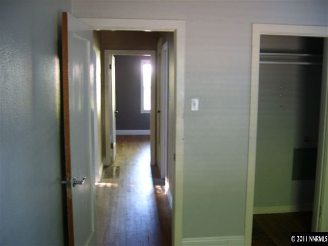 115 La Rue Avenue Reno, NV 89509 - Photo 5 of 12 a view of a bathroom with mirror