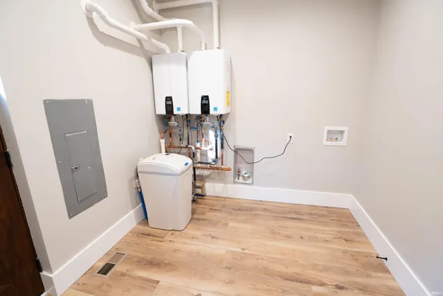 $1,799,000 | 12967 North Eastshore Drive, Syracuse, IN 46567