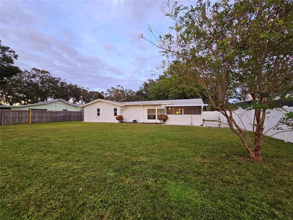 1028 Chinaberry Road Clearwater, FL 33764 - Photo 31 of 34