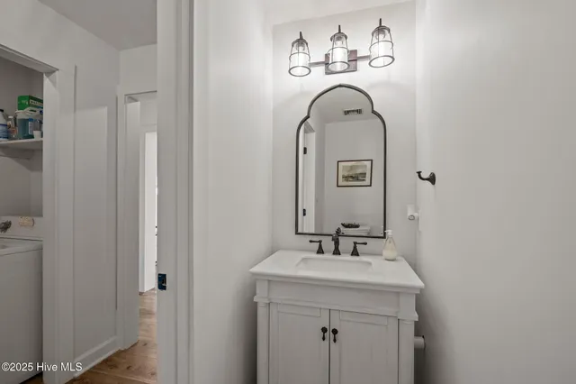 $1,590,000 | 7122 Ocean Drive, Emerald Isle, NC 28594