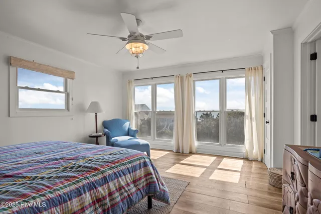 $1,590,000 | 7122 Ocean Drive, Emerald Isle, NC 28594