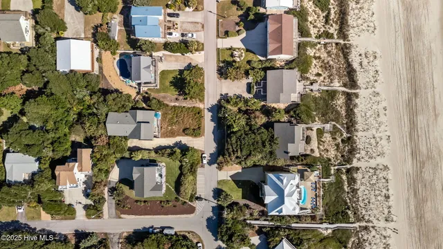 $1,590,000 | 7122 Ocean Drive, Emerald Isle, NC 28594