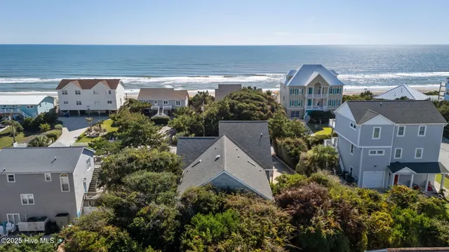 $1,590,000 | 7122 Ocean Drive, Emerald Isle, NC 28594