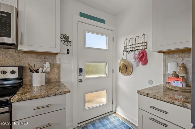 $1,590,000 | 7122 Ocean Drive, Emerald Isle, NC 28594