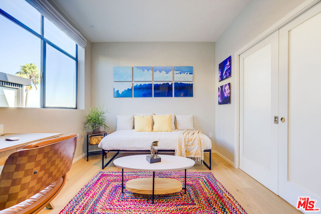 2902 Hemingway Drive Los Angeles, CA 90039 - Photo 14 of 25 a workspace with furniture and rug