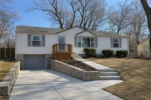 $325,000 | 5435 Flint Street, Shawnee, KS 66203