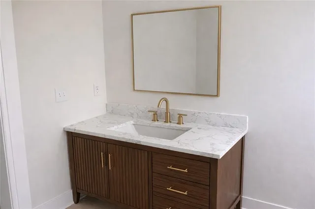 $325,000 | 5435 Flint Street, Shawnee, KS 66203