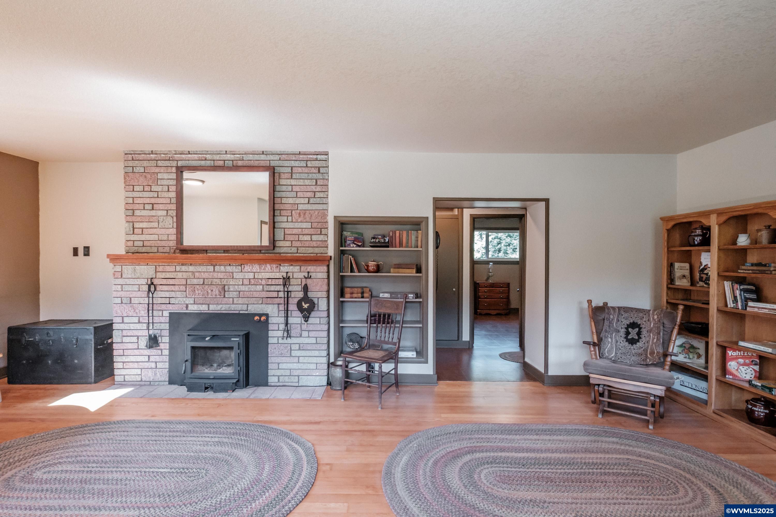 9602 Harlan Road Eddyville, OR 97343 - Photo 12 of 50