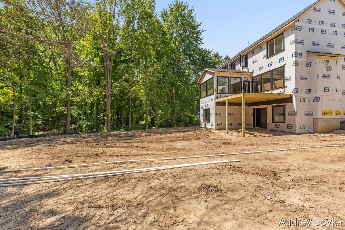 8234 Cascade Road Southeast Ada, MI 49301 - Photo 3 of 32 8234-Cascade_029