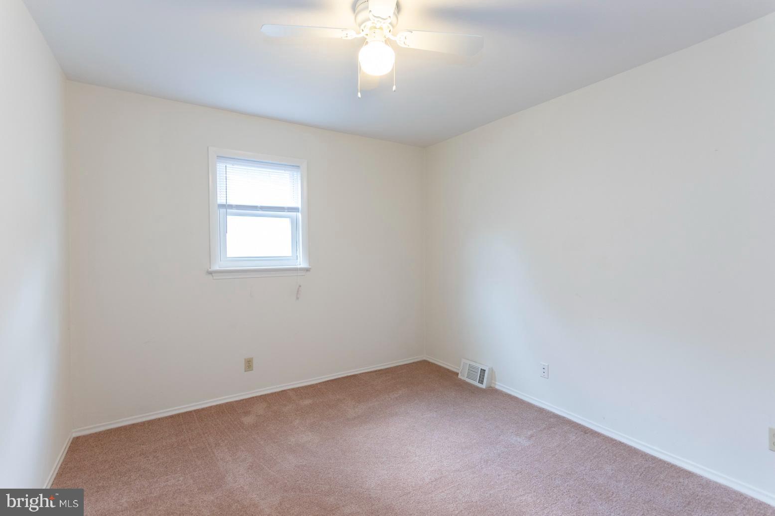 2427 Secane Road Secane, PA 19018 - Photo 22 of 38