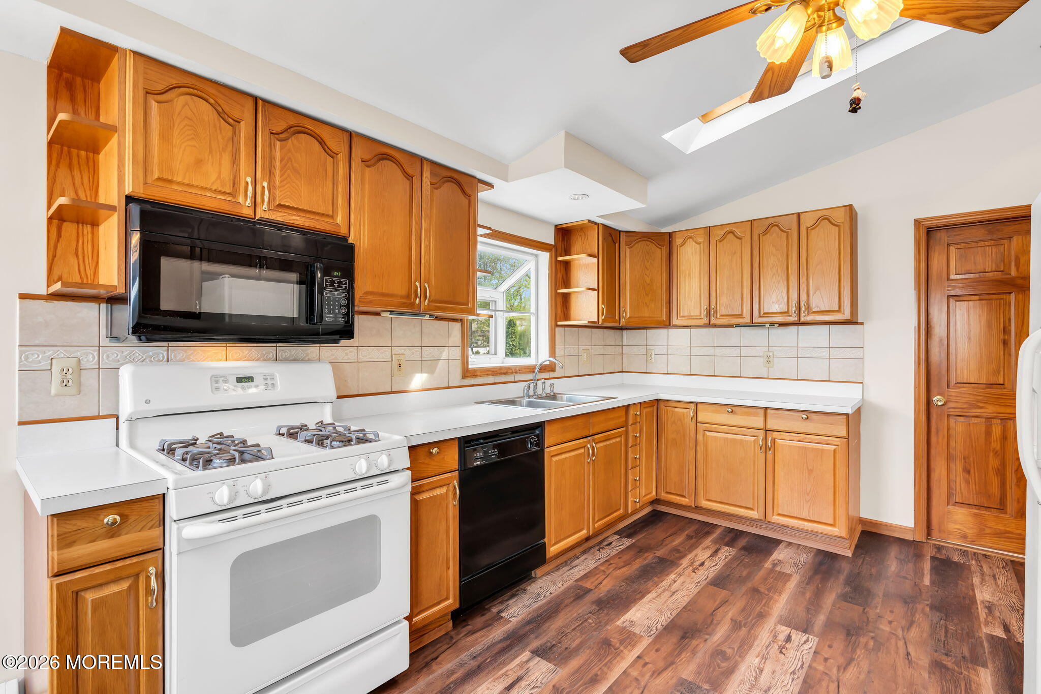 63 Broadway Keyport, NJ 07735 - Photo 11 of 29 19-web-or-mls-DSC08895