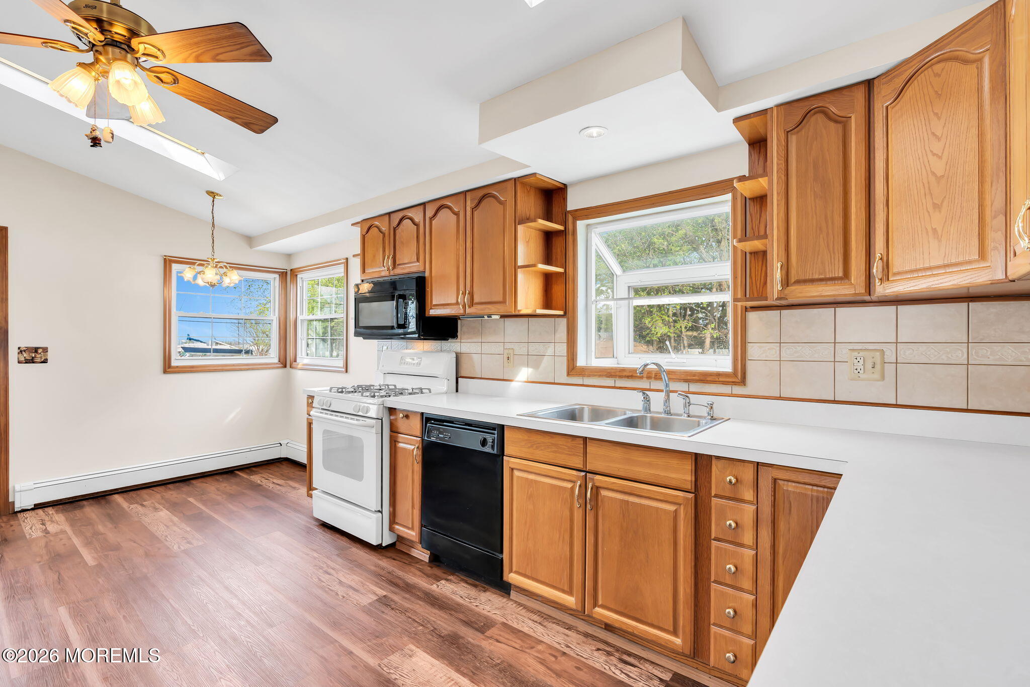 63 Broadway Keyport, NJ 07735 - Photo 10 of 29 20-web-or-mls-DSC08865