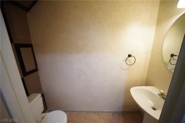 $2,295 | 8036 Sierra Largo Drive, Las Vegas, NV 89128