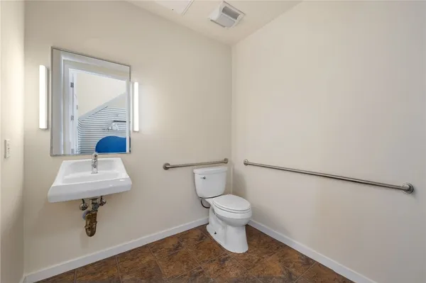 $3,600 | 133 The Promenade North, Unit 103, Long Beach, CA 90802