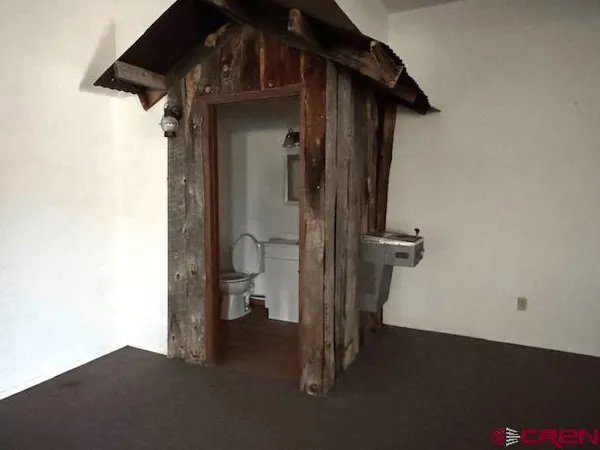 a view of walk in closet