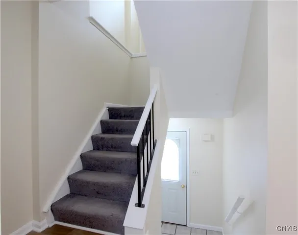 $1,750 | 8394 A Shallowcreek Road, Unit A, Liverpool, NY 13090