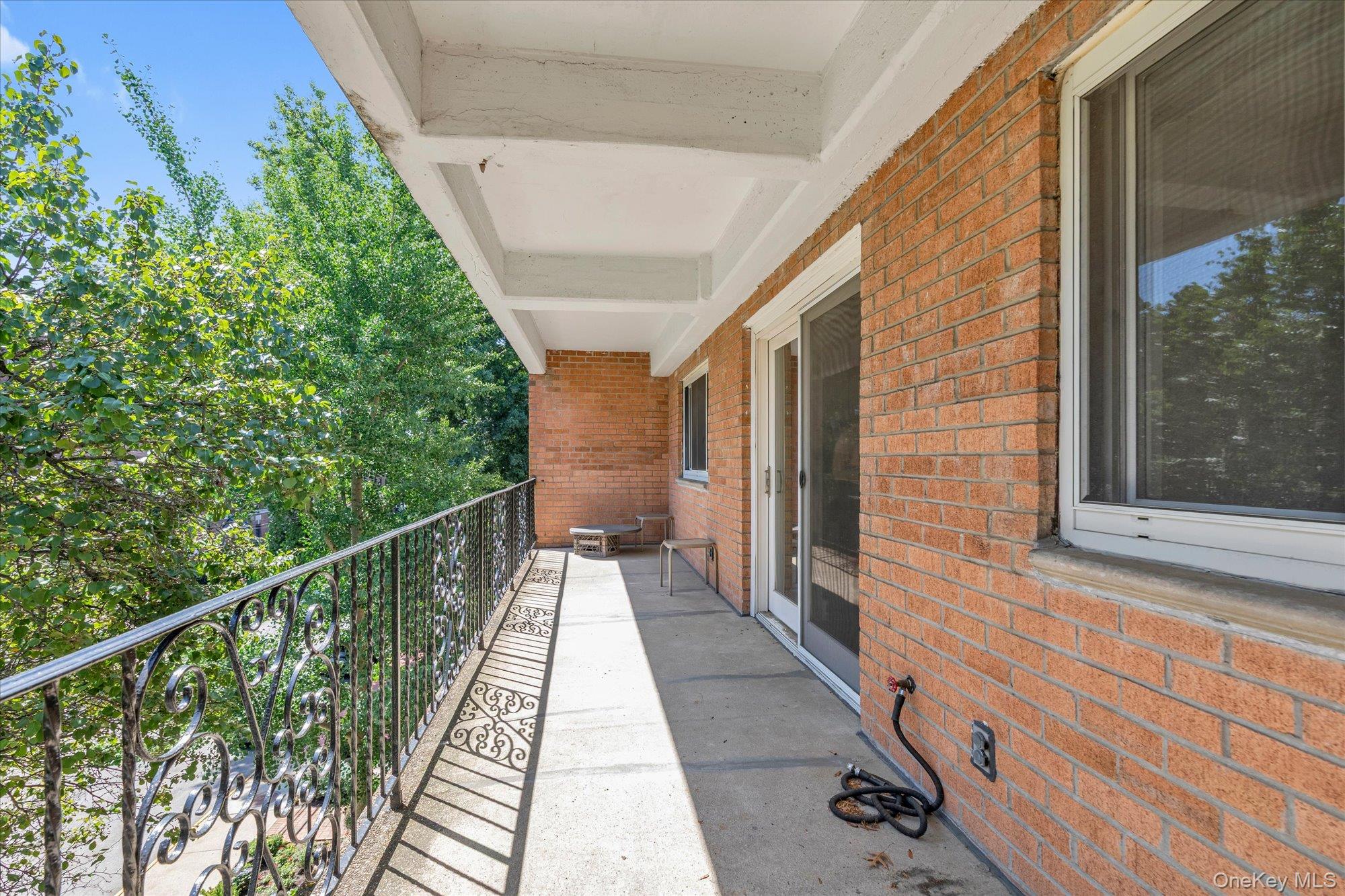 30 Barstow Road, Unit 3A Great Neck, NY 11021 - Photo 16 of 20